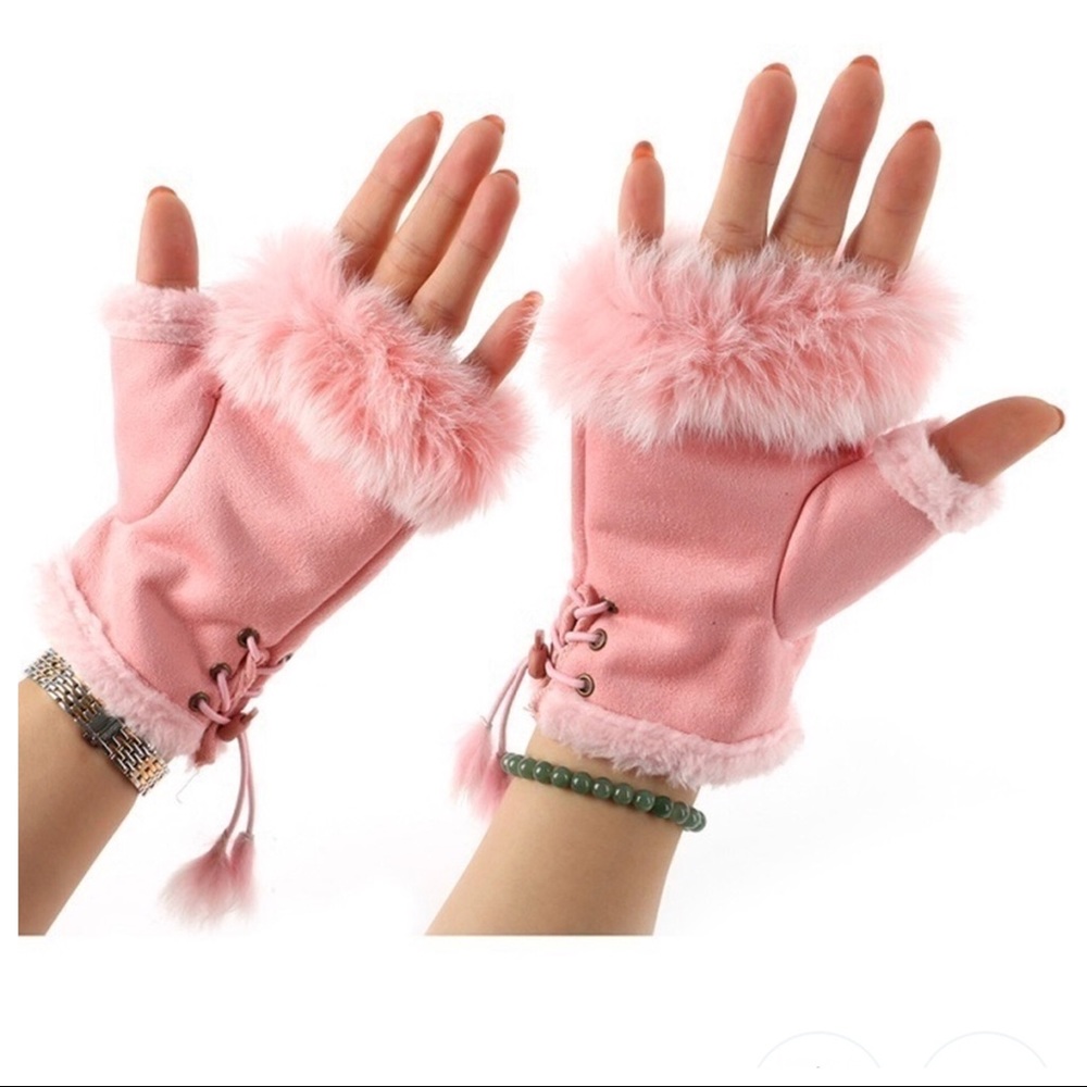 New!  Women’s Faux Fur Winter Gloves!